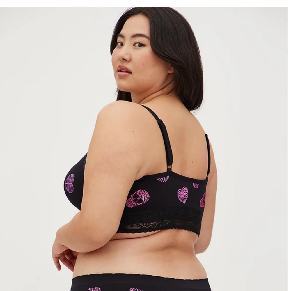 TORRID LIGHTLY LINED SEAMLESS LACE BAND SKULL HEART BRALETTE SIZE 0 PLUS - Picture 4 of 8